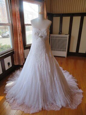 La Sposa by Pronovias Wedding Dress Rosal